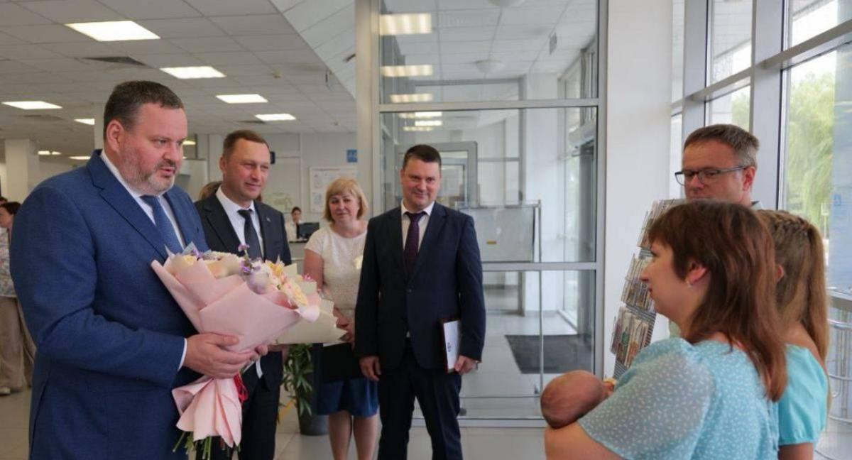 Саратовская семья стала обладателем 200-тысячного сертификата на материнский капитал