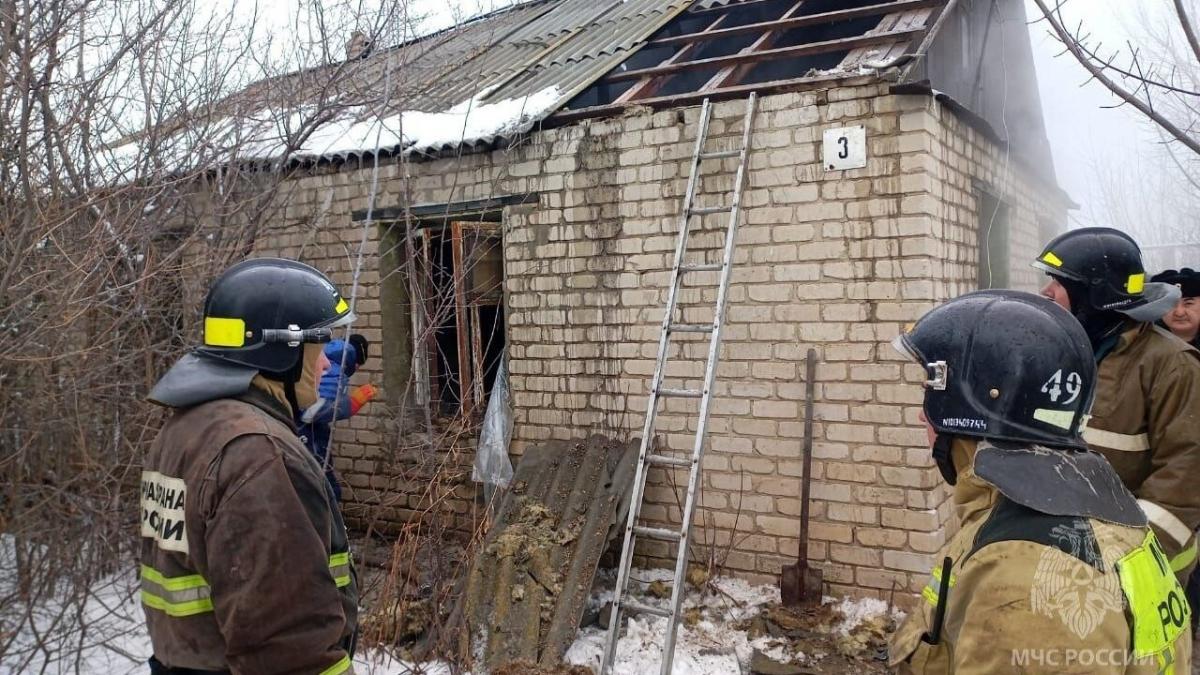 В Новоузенске из-за неисправной проводки на пожаре погибла женщина