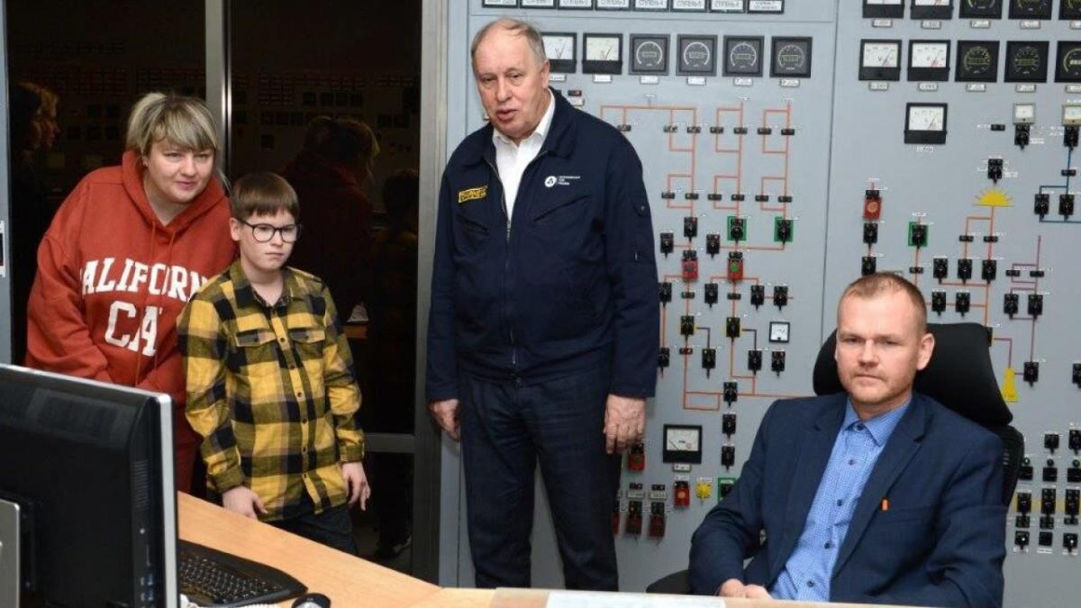 Министр Колоколов помог исполнить мечту юного саратовца
