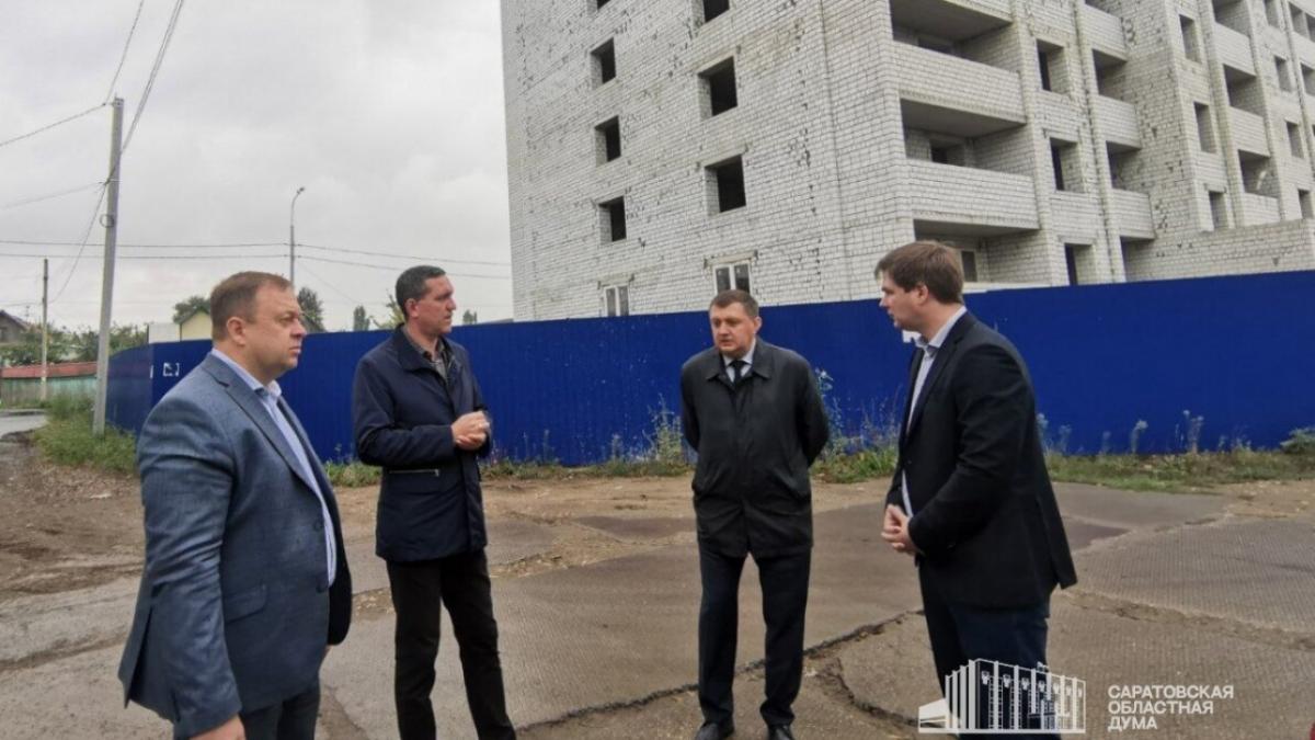 Скандал в Энгельсе: депутат не исключил сноса 2-х строящихся домов без соцобъектов