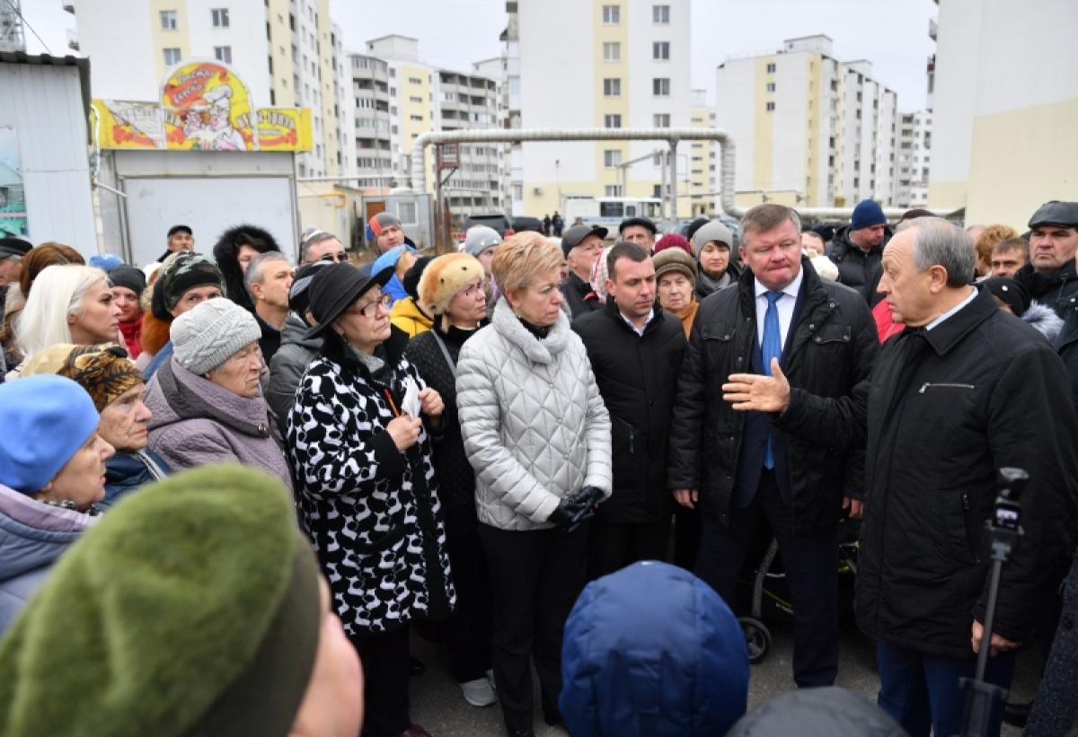 Жители Иволгино – властям: в поселке нет аптеки, отдела полиции, почты, спортплощадок… 