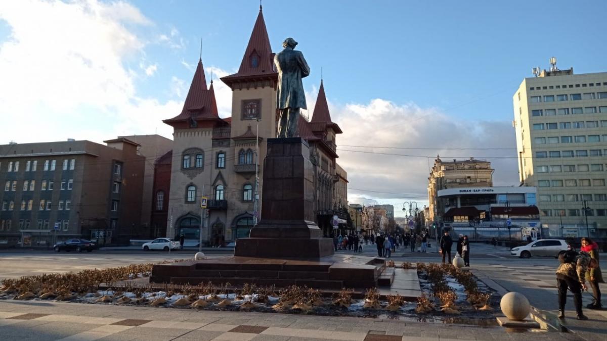 Мэрия Саратова потратит 1,36 млн на обновление памятников и Доски почета