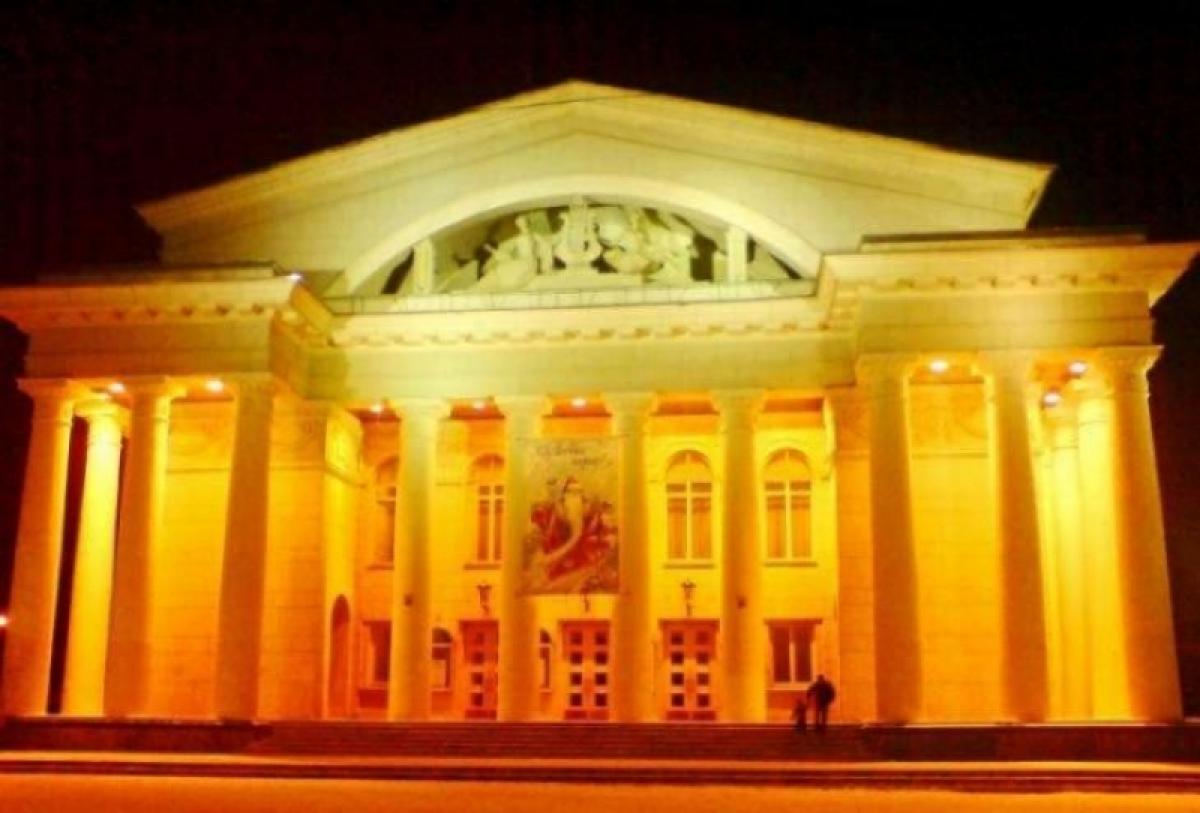 Перед закрытием на реконструкцию в Саратовском театре оперы и балета выступят звезды