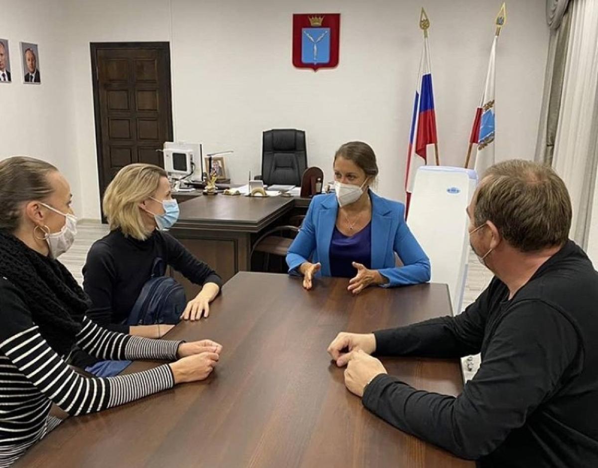 Переход на дистанционку до Нового года: чиновники успокаивают возмущенных родителей