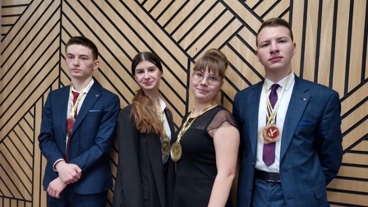 Елизавета Колесникова из Саратова вышла в полуфинал телеолимпиады «Умницы и умники»