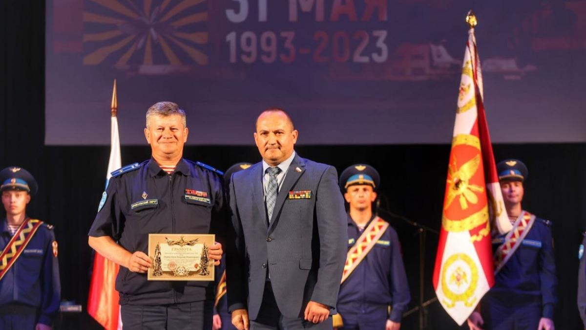 Депутат Калинин поздравил 8-ю Отдельную авиационную эскадрилью Росгвардии с 30-летием