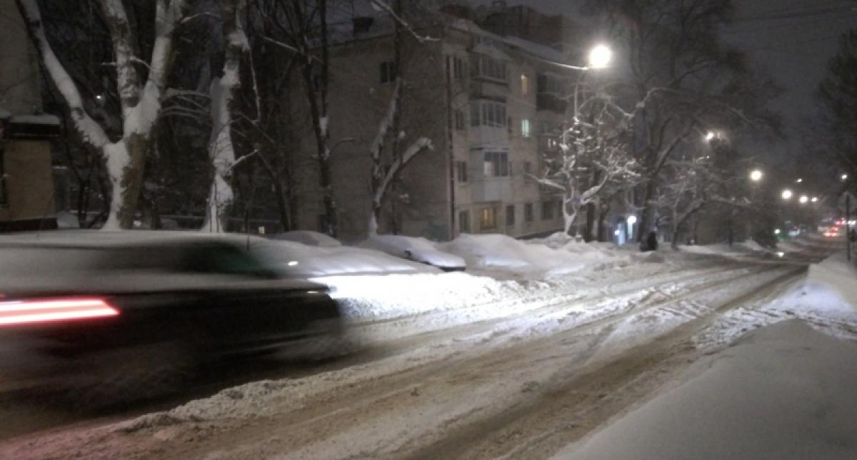 В Саратовской области мужчина повез в магазин дочь приятелей и надругался над ней в машине