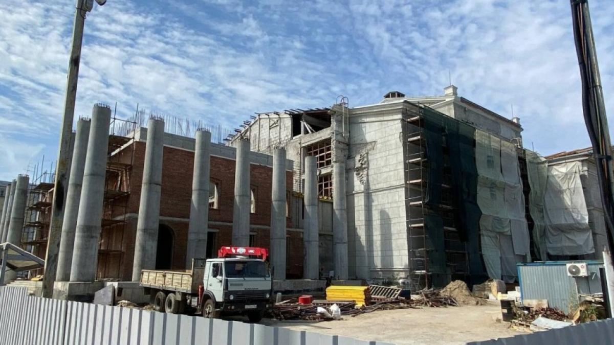 В Саратове подрядчик отстранен от реконструкции оперного театра с сентября