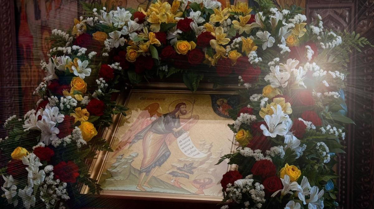 Вячеслав Калинин передал в дар храму Икону Иоанна Предтечи