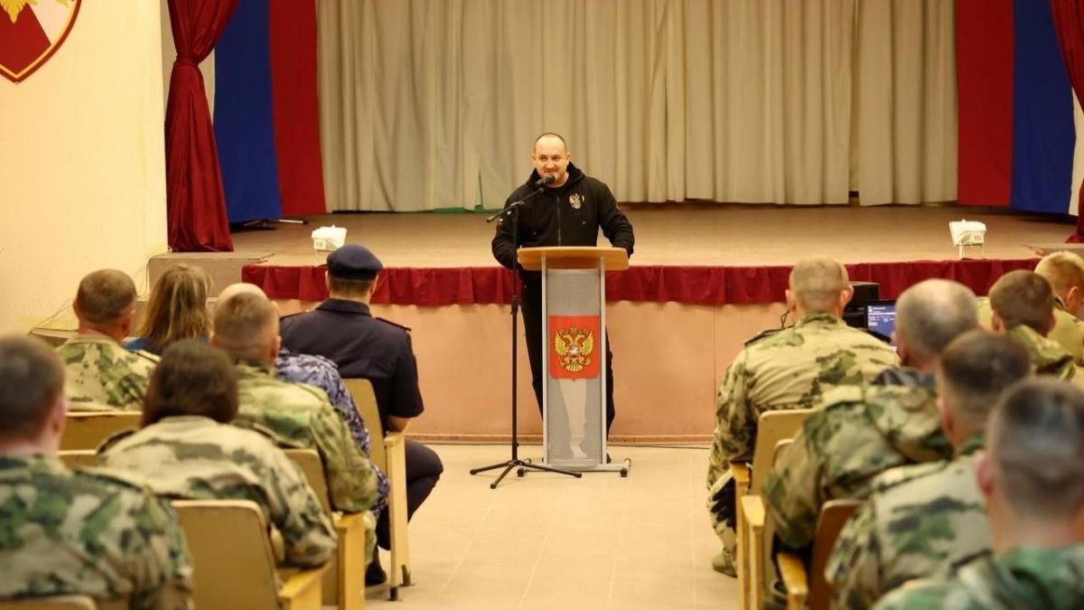 Калинин передал средства индивидуальной бронезащиты спецназу ГУ Росгвардии