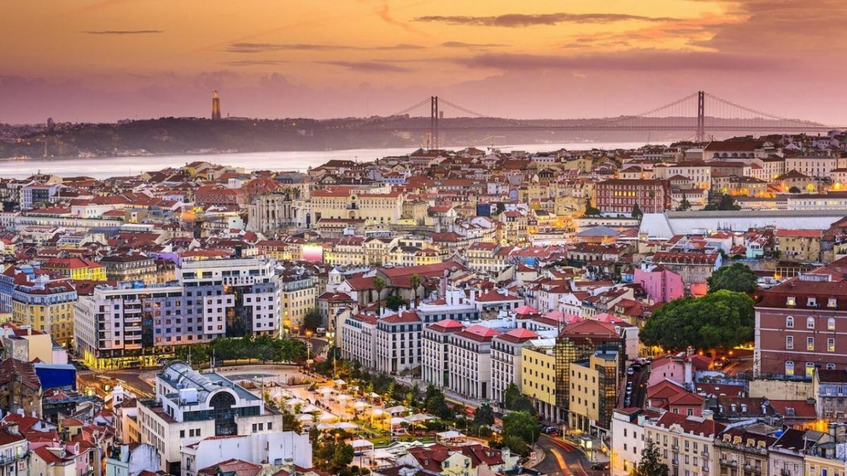 Переезд в Португалию для финансово независимых экспатов: процедура и требования