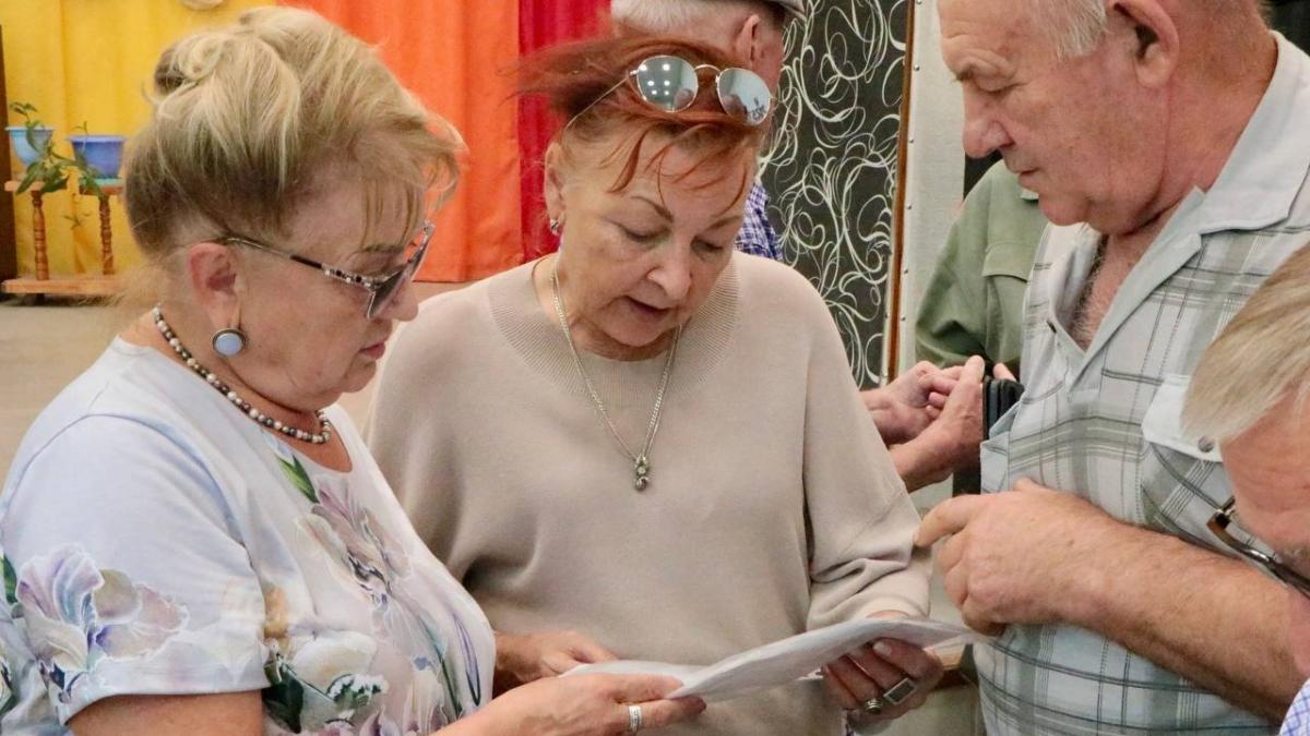 Ольга Алимова провела в Озинках прием по личным вопросам
