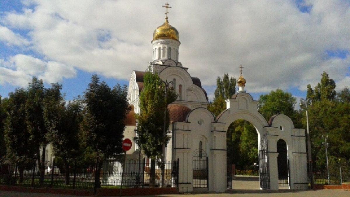 Саратовцы наблюдали над храмом удивительную «дыру» в облаке