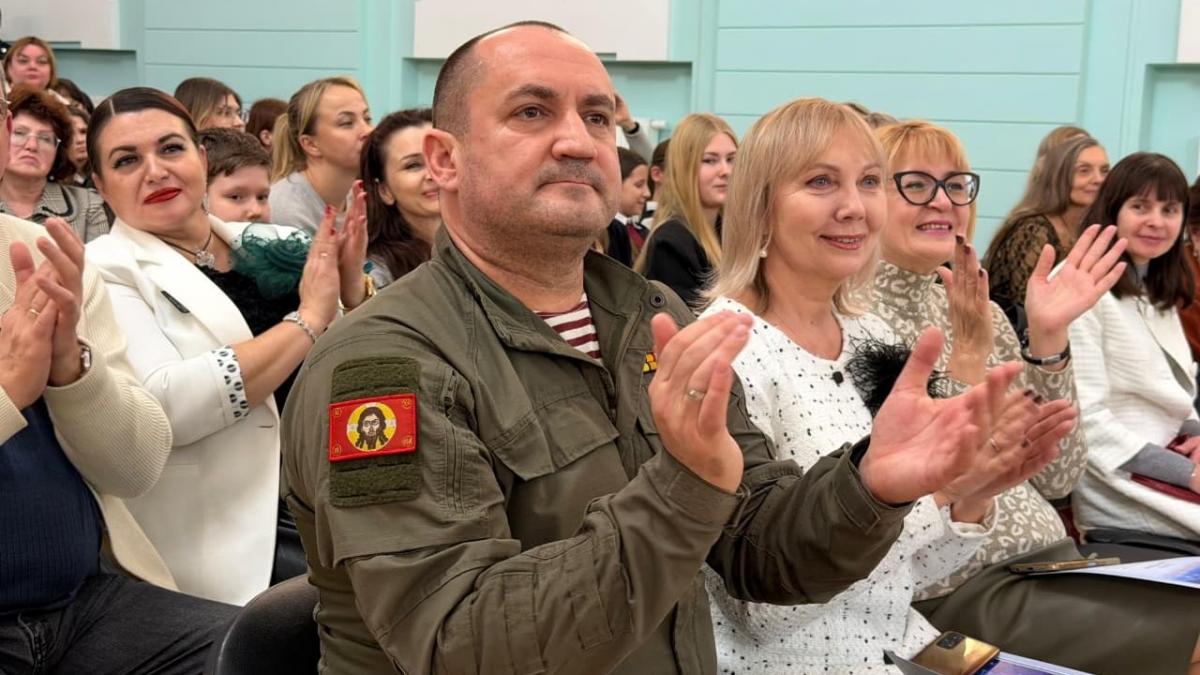 В Саратове состоялся гала-концерт народного конкурса «Новый год – фронту!»