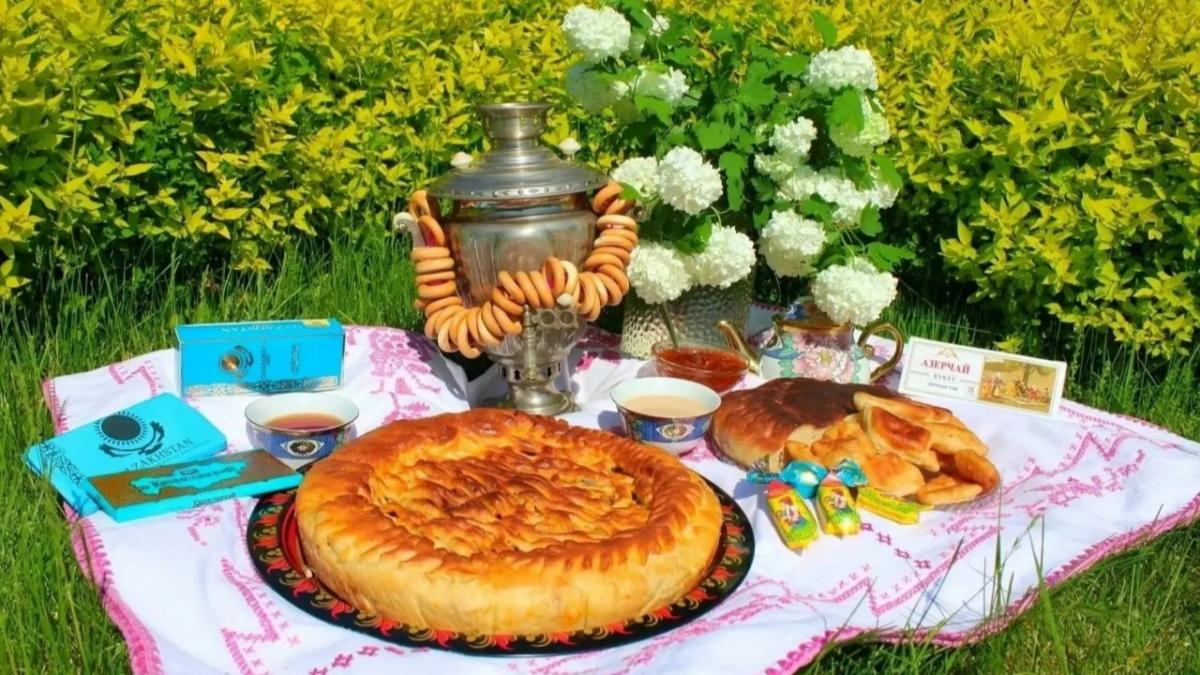 Справедливороссы в Саратове отметили Международный день чая