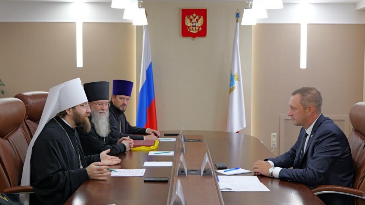 Губернатор Бусаргин встретился с саратовским митрополитом Игнатием