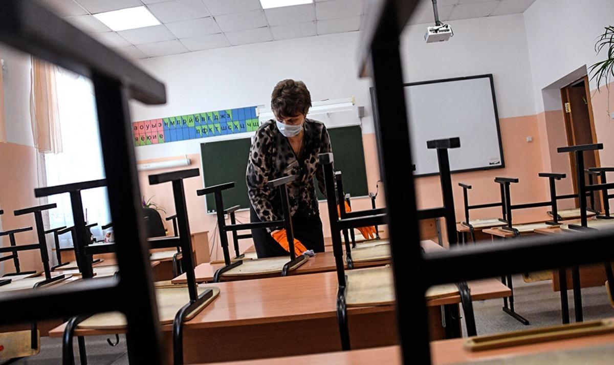 В России устанавливаются новые сроки осенних каникул в школах: вирусолог дал разъяснения