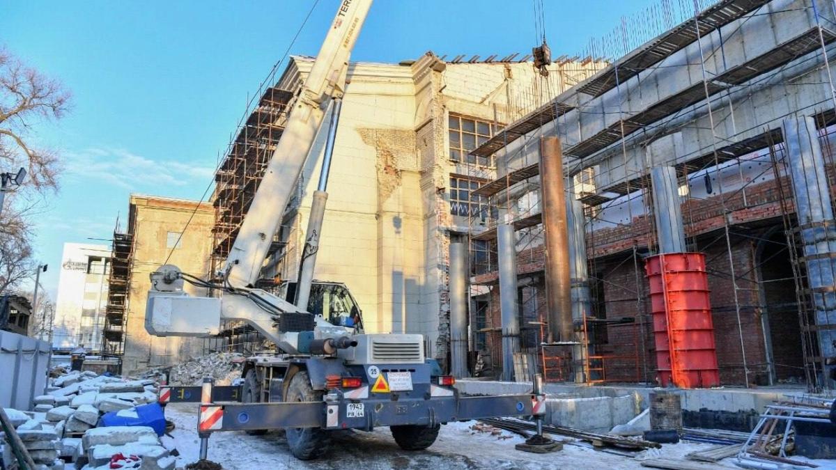 Бусаргин призвал вернуть артистов в театр оперы и балета в 2023 году