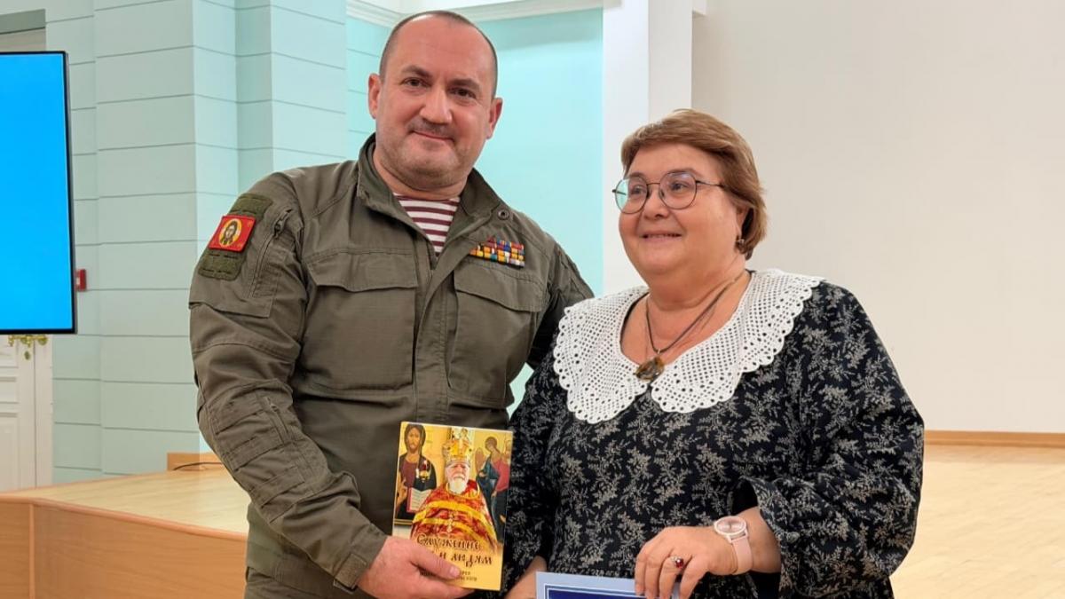 Калинин поздравил земляков с выходом в свет книги о священнике-фронтовике