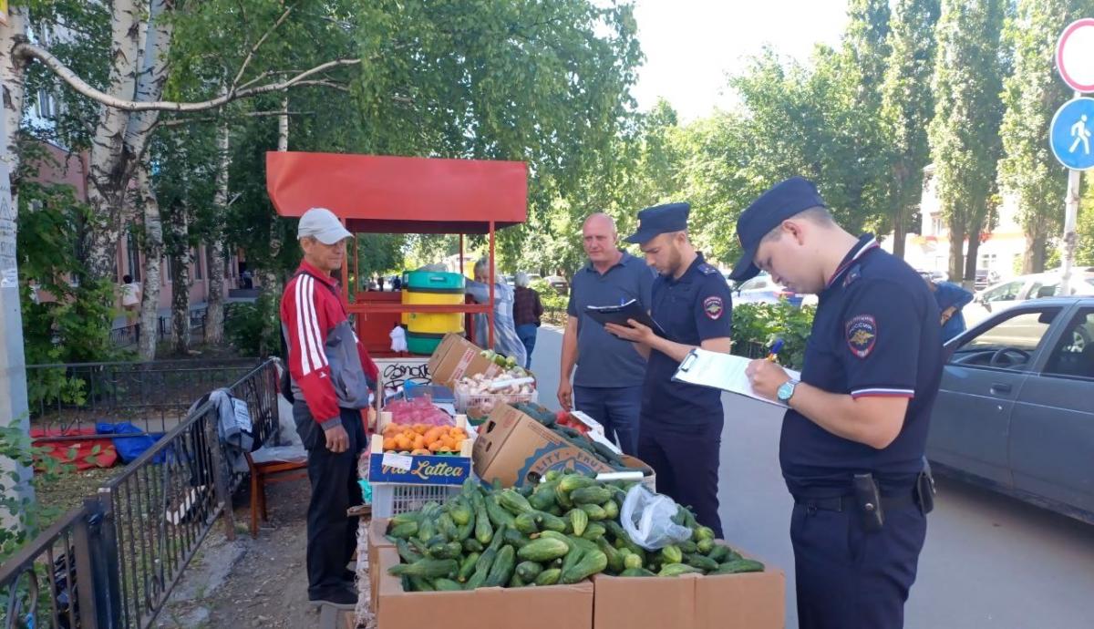 В Энгельсе суд наказал участника несанкционированной уличной торговли 