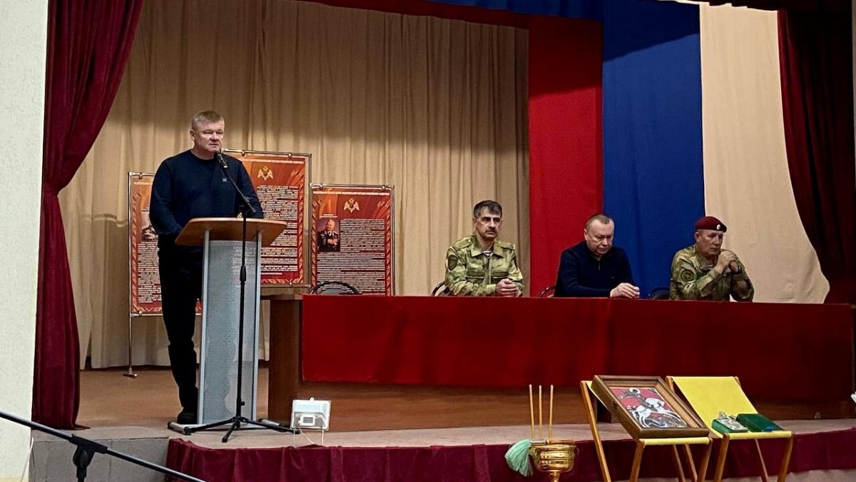 Михаил Исаев проводил саратовских росгвардейцев в зону СВО