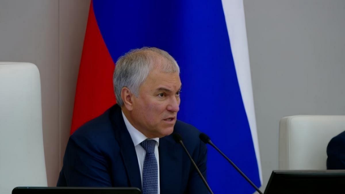 Спикер Госдумы Вячеслав Володин посетит три школы Саратова после опроса в MAX