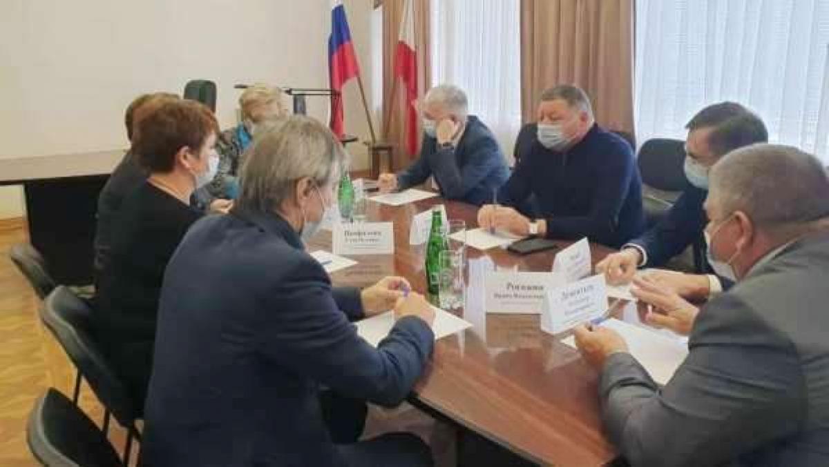 Плясунов и Чумбаев претендуют на должность главы Базарно-Карабулакского района Саратовской области