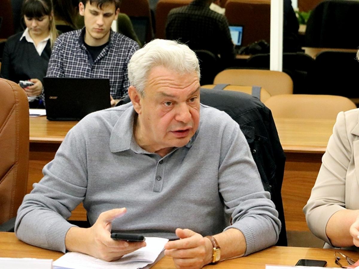 «Дома разрушаются на глазах»: в Саратове продолжают развенчивать строителя Леонида Писного