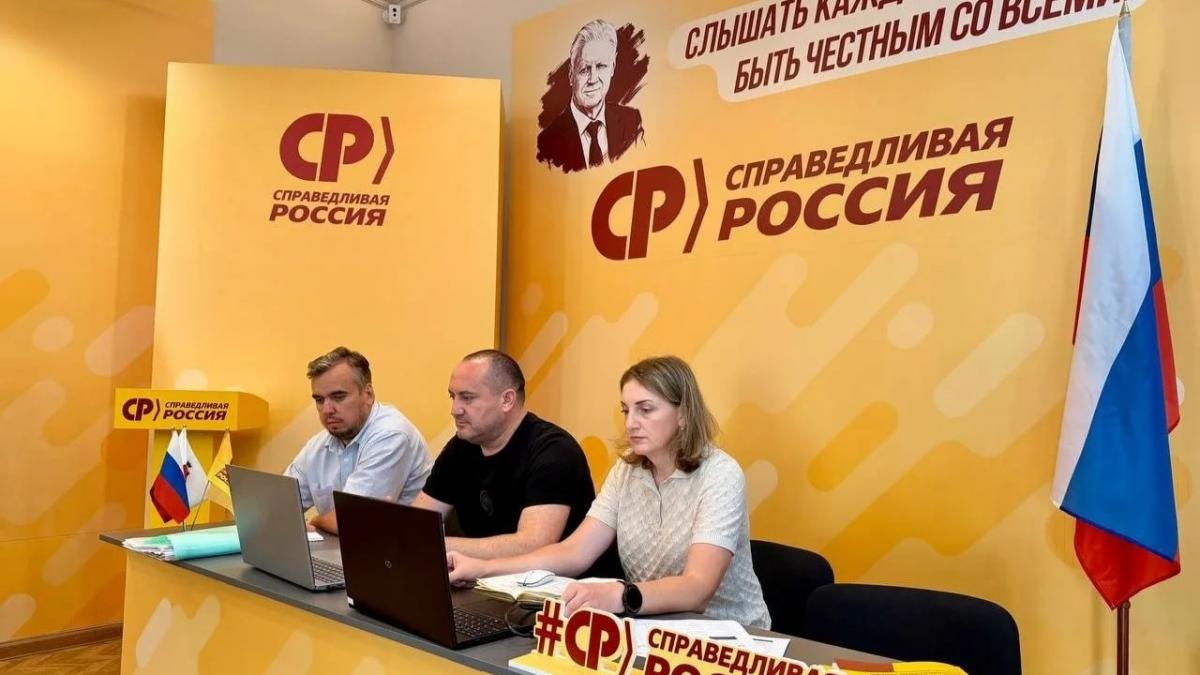 В Саратове Вячеслав Калинин провел депутатский прием участников СВО