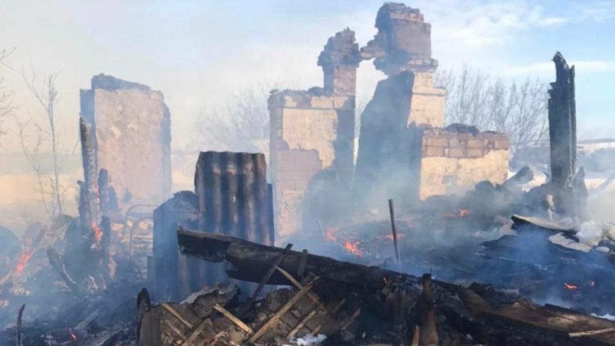 В саратовском селе на пожаре в частном доме погиб человек