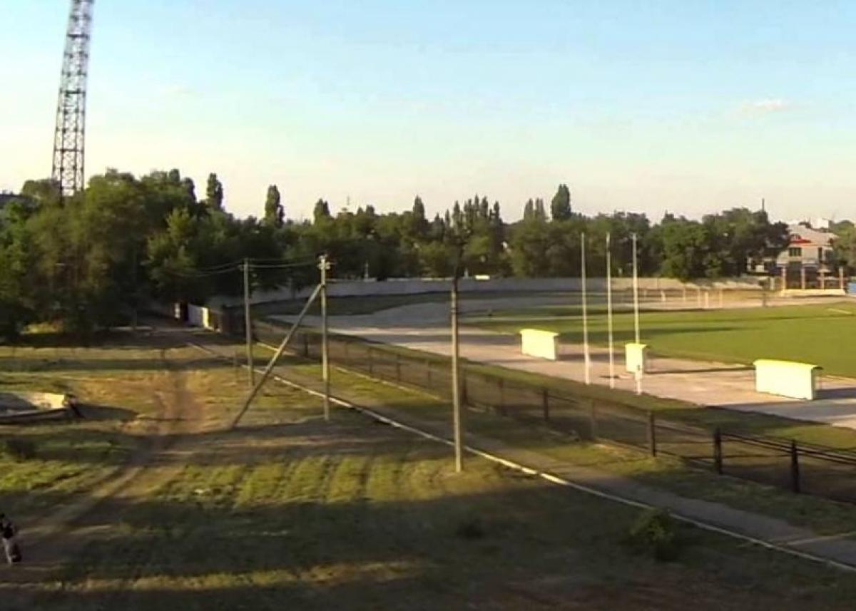 В Энгельсе построят универсальную спортплощадку с трибунами и раздевалками