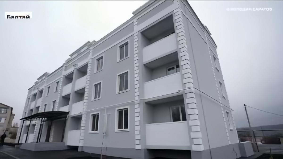 В Саратовской области завершают строительство домов для медиков 