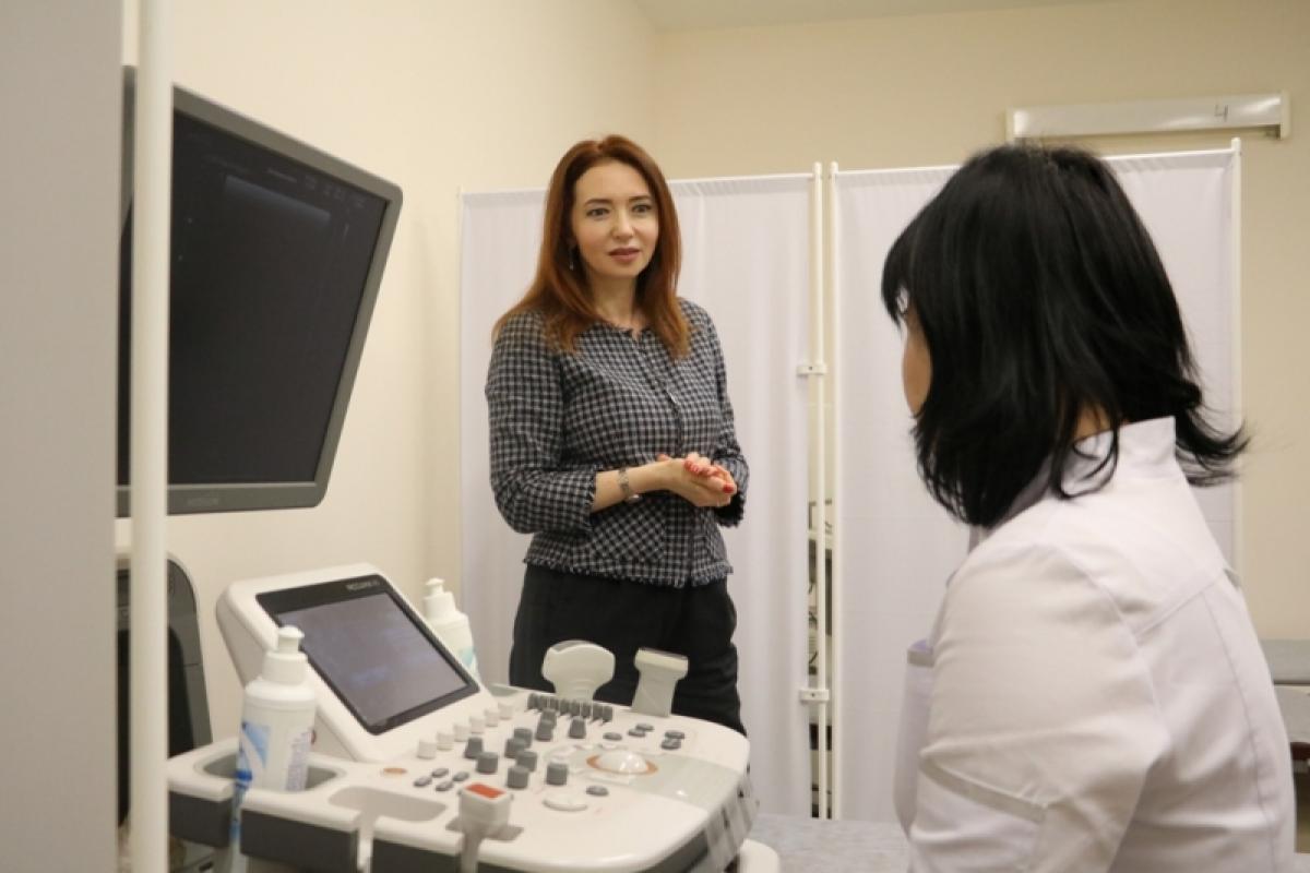 Рейд депутатов облдумы: поликлиникам не хватает аппаратов УЗИ, опечатанных по делу министра Мазиной