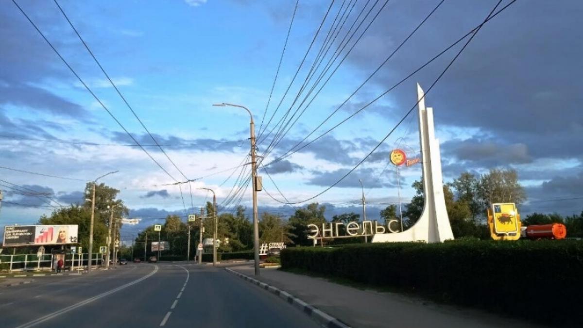 В Энгельсе за 28 млн продают под ресторан особняк с круглой печью