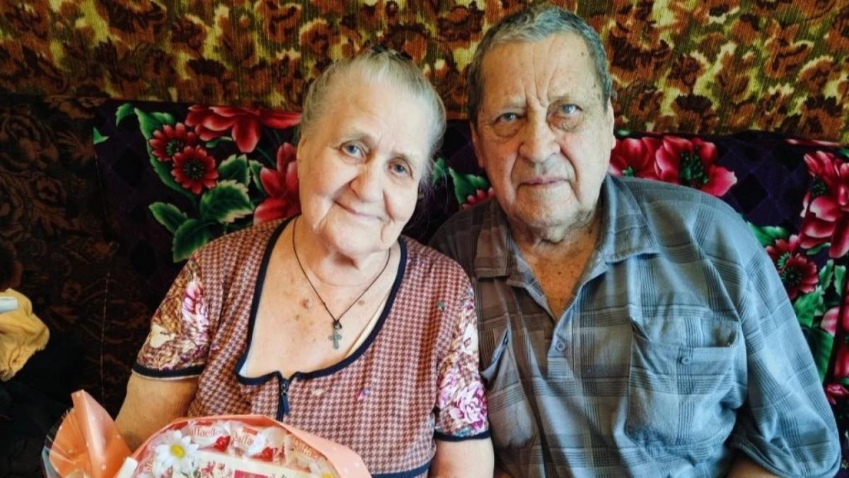 В Турковском районе поздравили супругов, проживших вместе 68 лет
