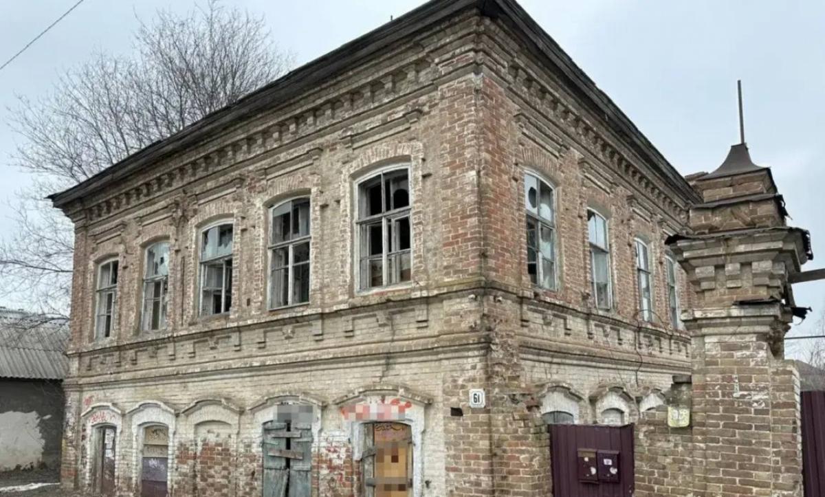В Энгельсе за 1 рубль отреставрируют исторические особняки на улице Пушкина