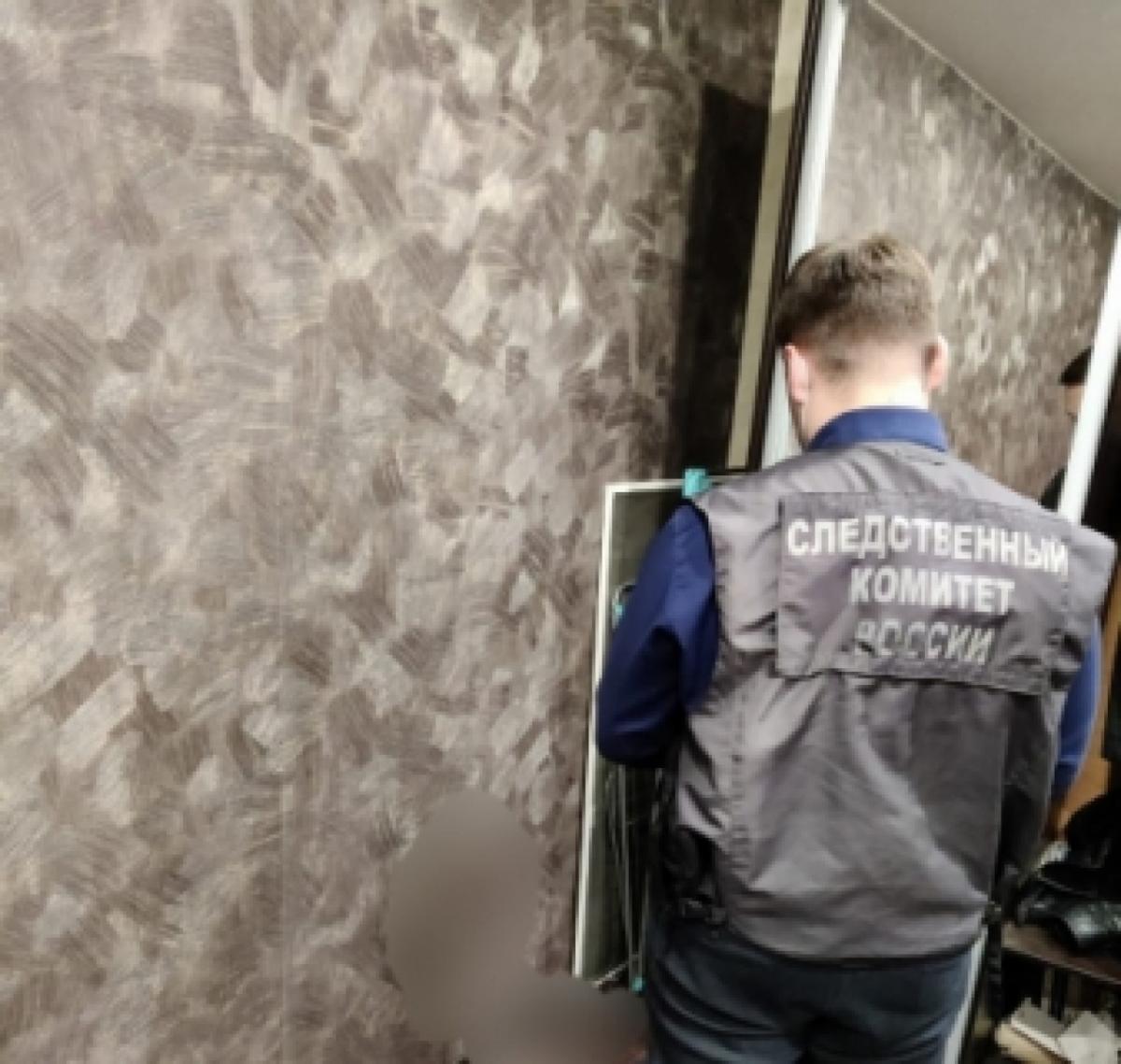 В саратовской квартире мужчина зарезал гостя, пока его друг спал в соседней комнате
