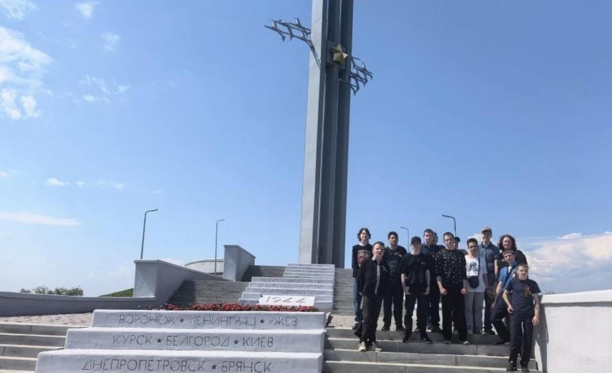 Саратовцы-учащиеся СКИПО для инвалидов и лиц с ОВЗ побывали в Парке Победы
