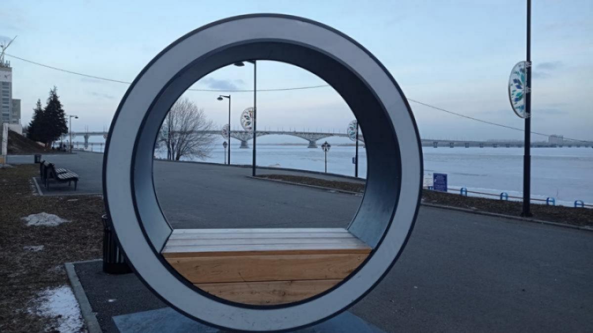 Без накладных ногтей и пирсинга: саратовцев зовут на упаковку чипсов