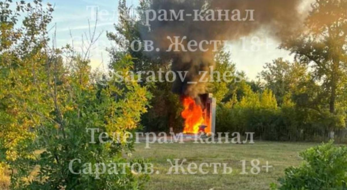 В Энгельсском районе подожгли памятник погибшим в годы ВОВ