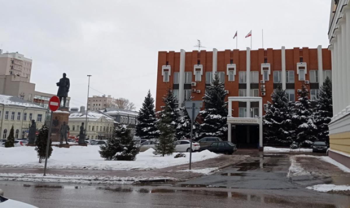 В Саратове мужские клубы проверят на предмет интим-услуг