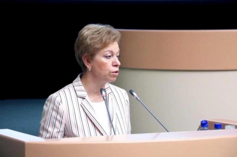 Главе саратовского минздрава вынесено представление за платные услуги для онкобольных