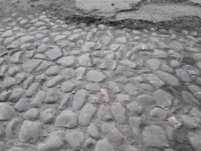 В Саратове фрагменты старинной булыжной мостовой перенесут на тротуар
