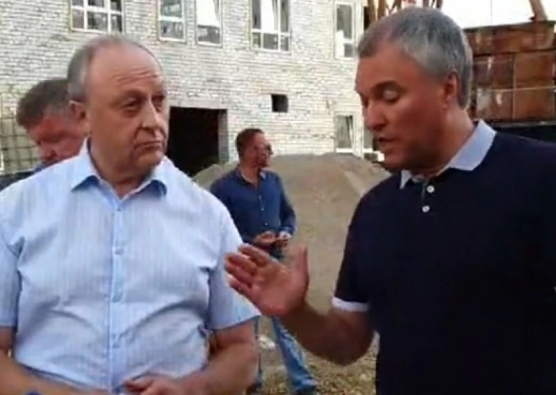 Володин – Радаеву: хватит – либо вы наводите порядок в строительной сфере, либо я перестаю помогать