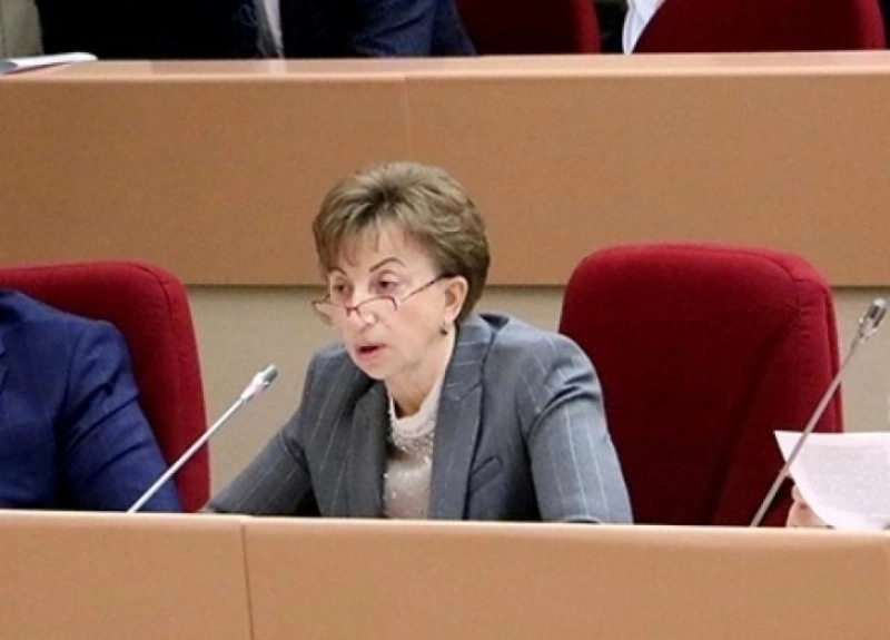 Зинаида Самсонова предложила рассмотреть вопрос о роспуске облдумы