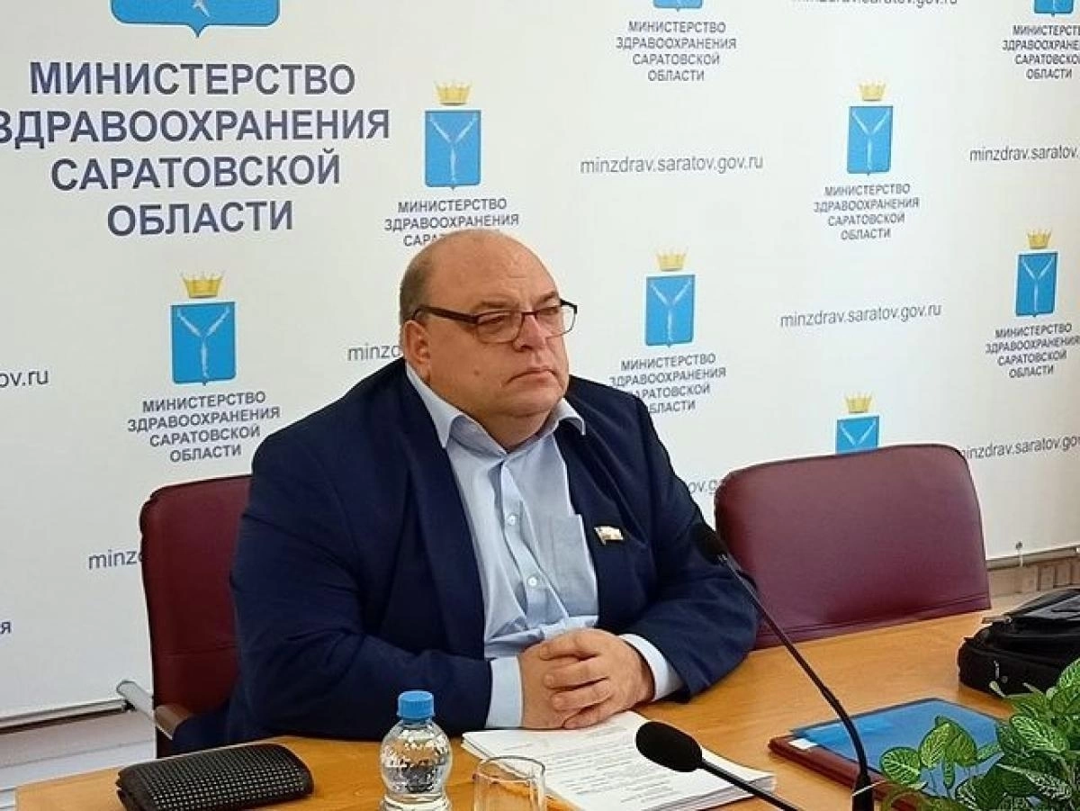 «Не нужно с температурой 37 вызывать скорую»: Олег Костин – саратовцам  