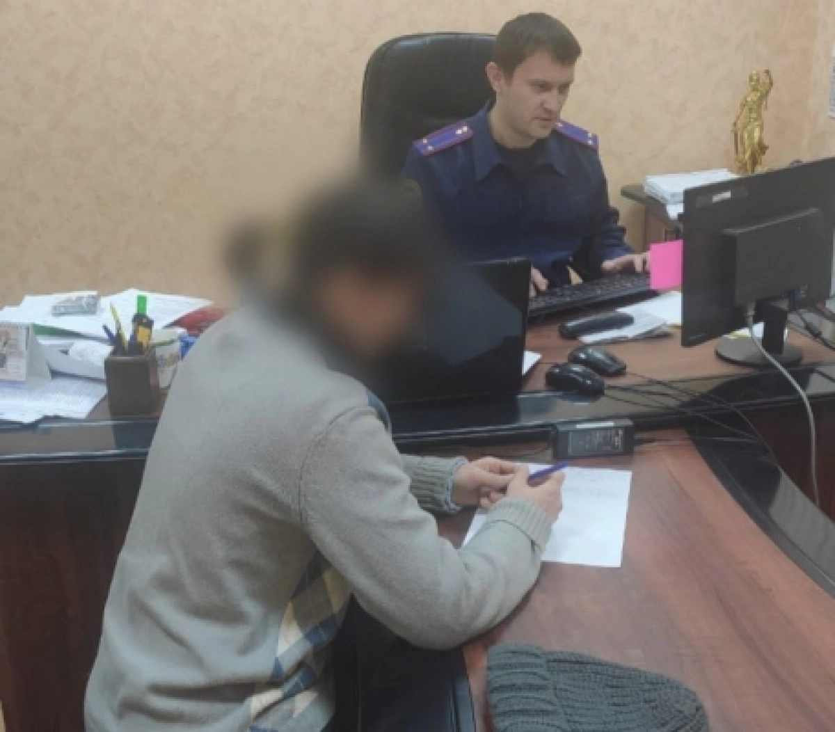 Задушила шарфом и отнесла в овраг: мать замерзших под Аткарском детей наказала их за «непослушание»