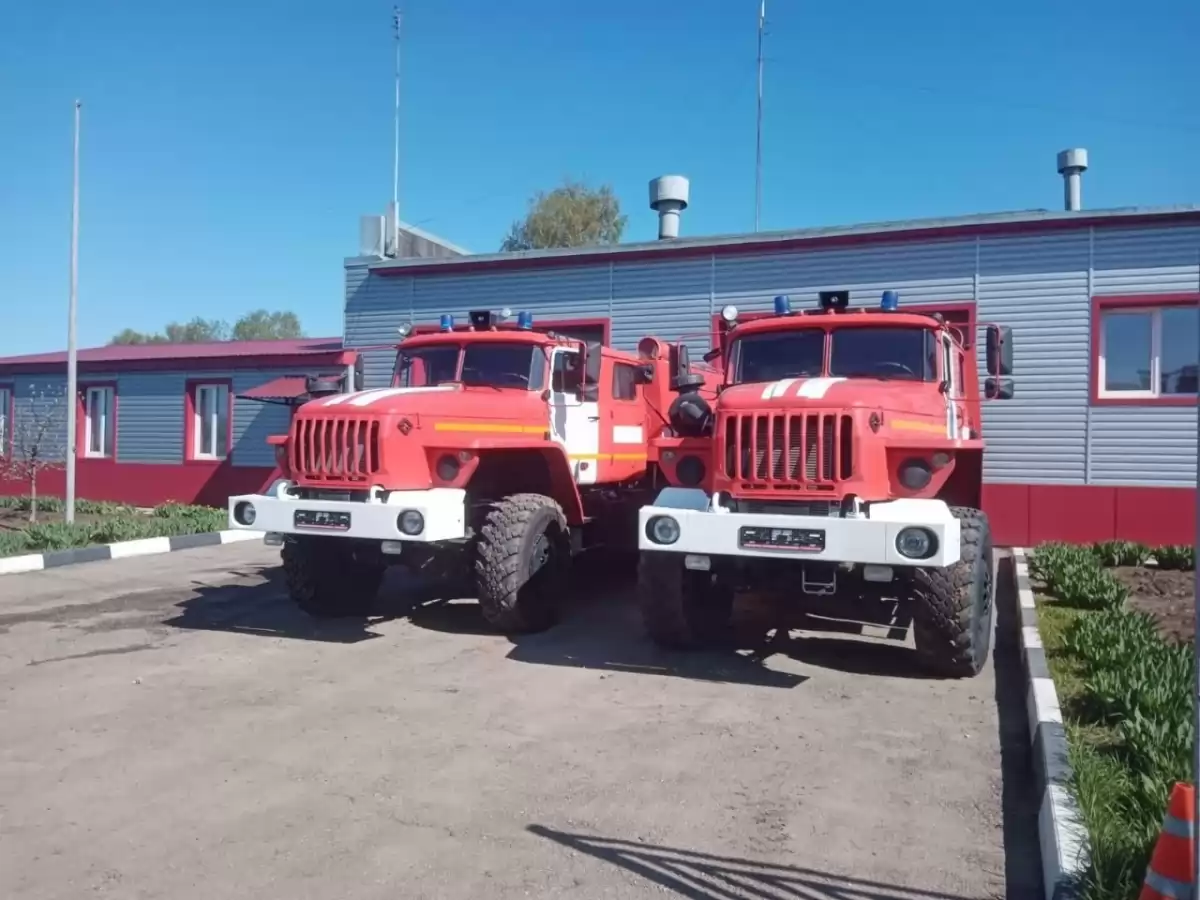 Новые пожарные машины поступили в Марксовский и Гагаринский районы