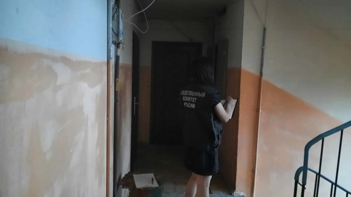 В подъезде дома на Технической внезапно скончалась 33-летняя жительница Саратова