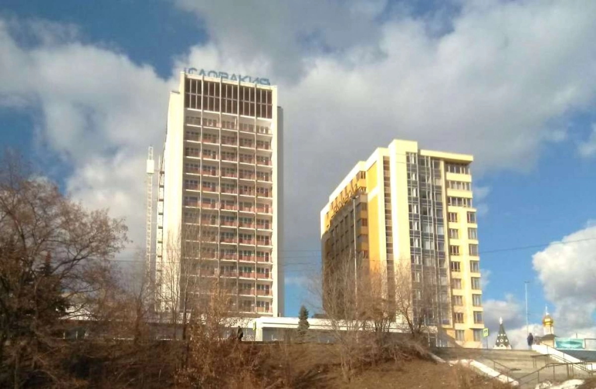 В Саратове строительные работы на набережной от памятника Гагарину до моста продлятся до осени